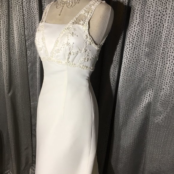 Ivory Lace Wedding Bridal Gown Gown in Crepe and Guipure Lace size 8 - Picture 2 of 7